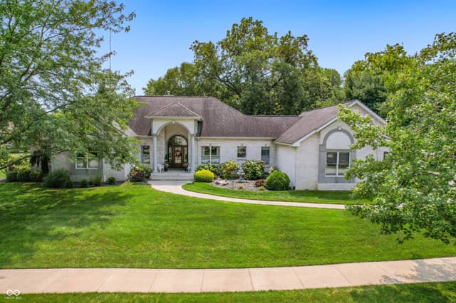 2541 W Apple Blossom Lane, Columbus, IN 47201, photo 2 of 45