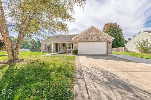7203 Oakview Drive, Avon, IN 46123, photo 3 of 44