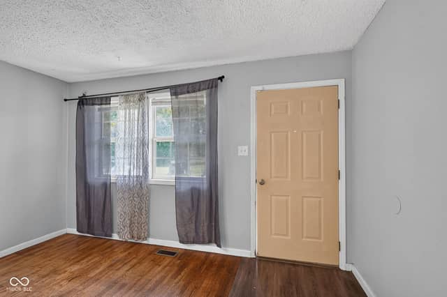 332 S Mcclure Street, Indianapolis, IN 46241, photo 5 of 26