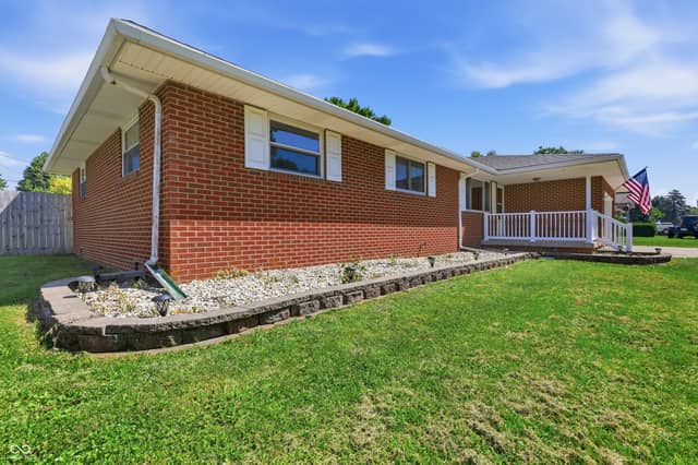 912 W 10th Street, Greensburg, IN 47240, photo 3 of 43