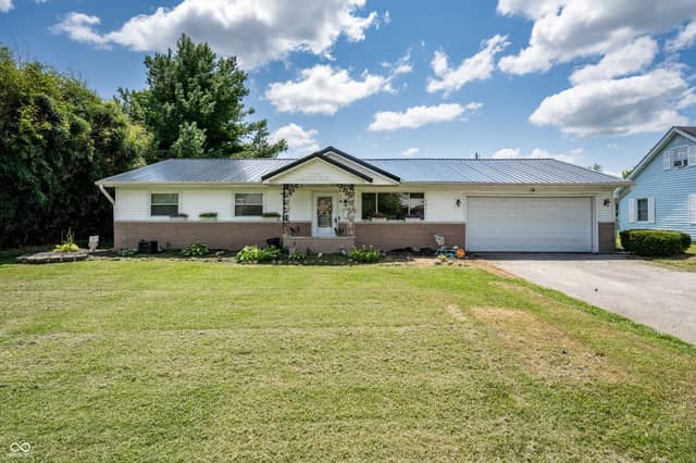 741 Wanda Street, Scottsburg, IN 47170, photo 2 of 32