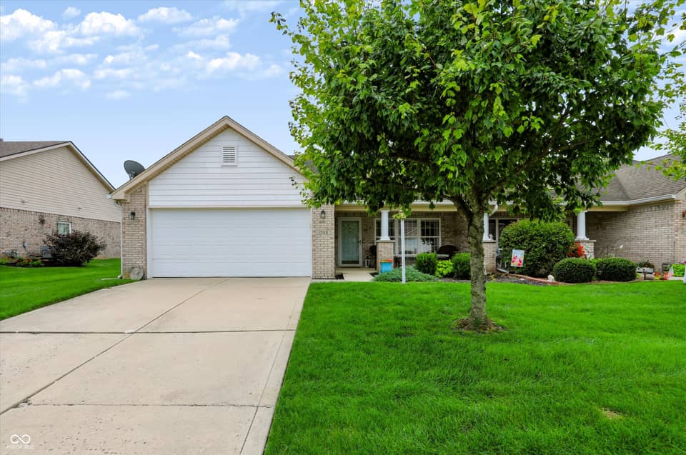 1068 Hilltop Commons Boulevard, Whiteland, IN 46184, photo 1 of 36