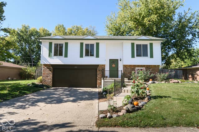 492 Pelenor Drive, Franklin, IN 46131, photo 2 of 33