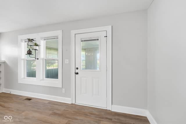 743 N Emerson Avenue, Indianapolis, IN 46219, photo 5 of 38