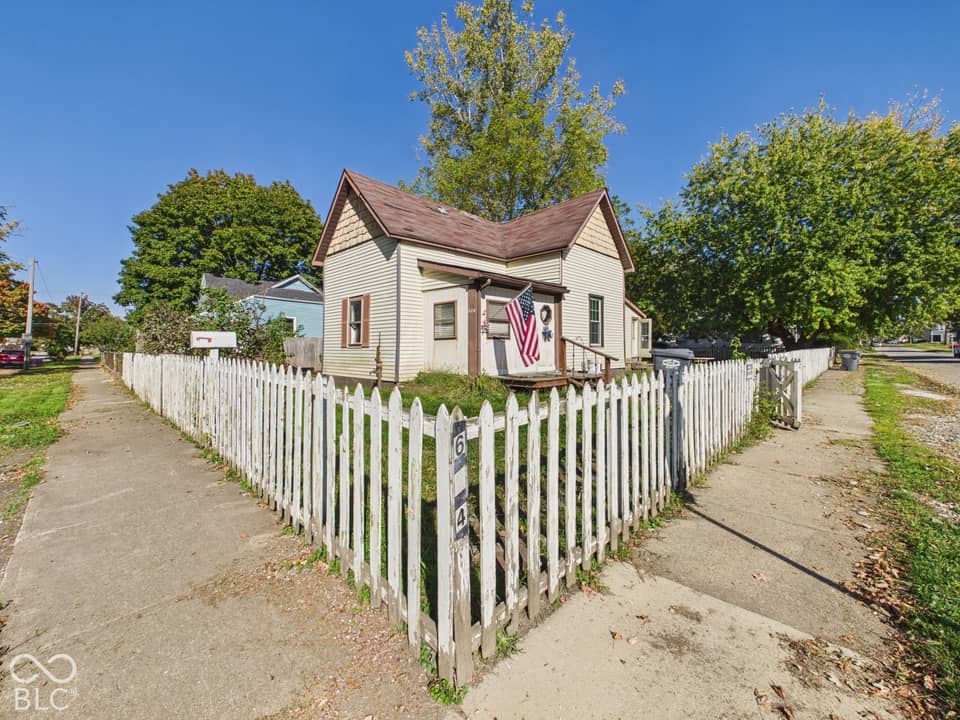 624 Milton Avenue, Anderson, IN 46012, photo 1 of 9