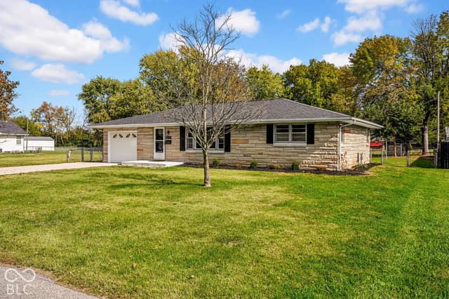 3119 Griffa Avenue, Columbus, IN 47203, photo 3 of 26
