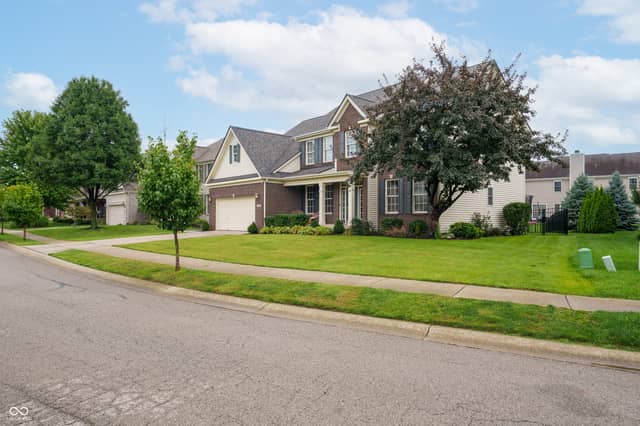 12135 Ashland Drive, Fishers, IN 46037, photo 2 of 41