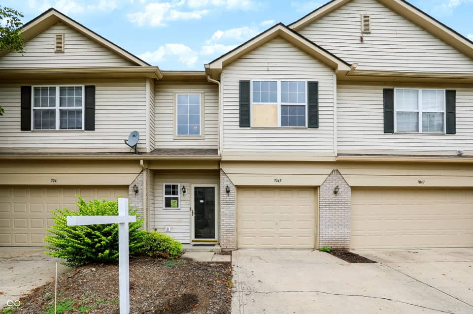 7045 Gavin Drive, Indianapolis, IN 46217, photo 1 of 37