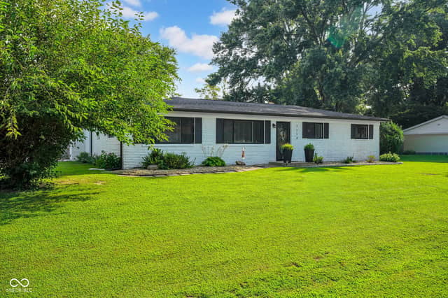 7114 S Midland Avenue, Columbus, IN 47201, photo 3 of 41