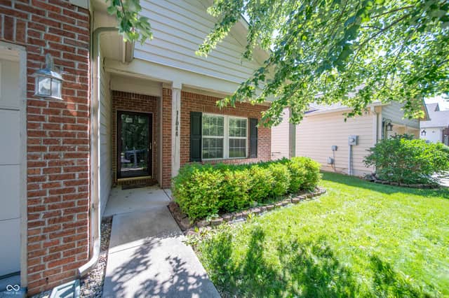 11044 Schoolhouse Road, Fishers, IN 46037, photo 4 of 37