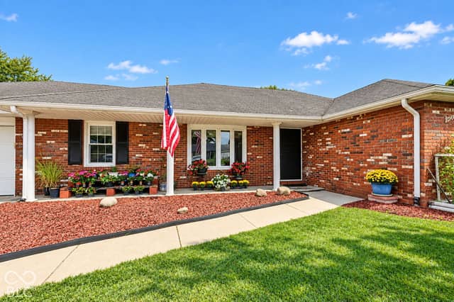 115 S Roby Drive, Anderson, IN 46012, photo 4 of 46