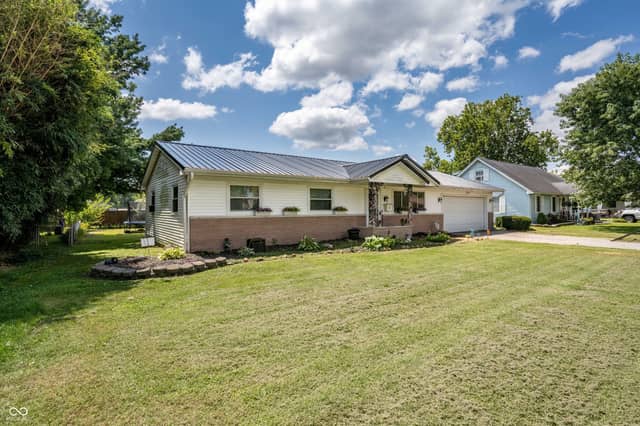 741 Wanda Street, Scottsburg, IN 47170, photo 3 of 32