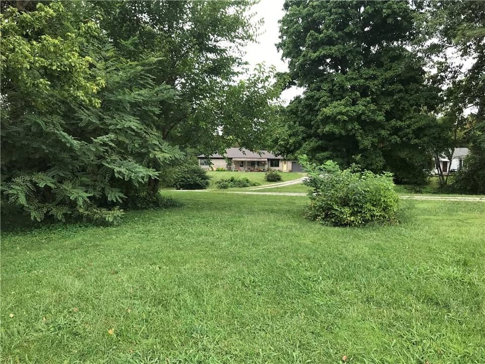 3124 W Smith Valley Road, Greenwood