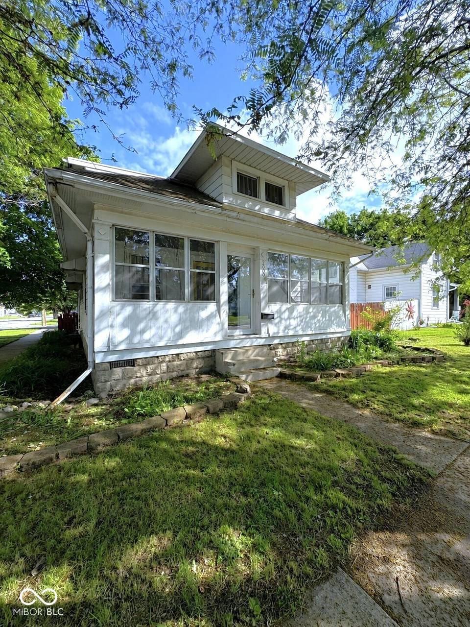 2000 Schuyler Avenue, Lafayette