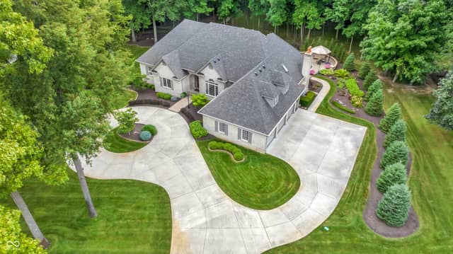 924 Woodcrest Way, Anderson, IN 46012, photo 4 of 34
