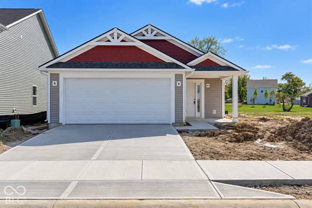 1043 Stratford Lane, Shelbyville, IN 46176, photo 2 of 4