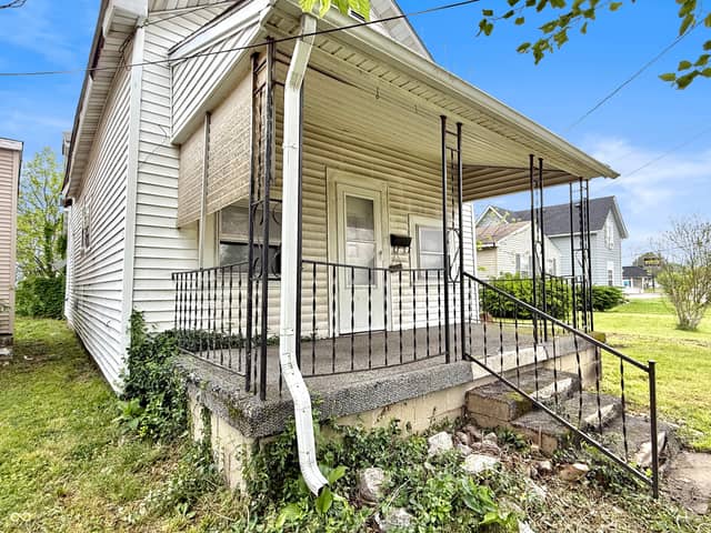 1327 S Harrison Street, Shelbyville, IN 46176, photo 4 of 50