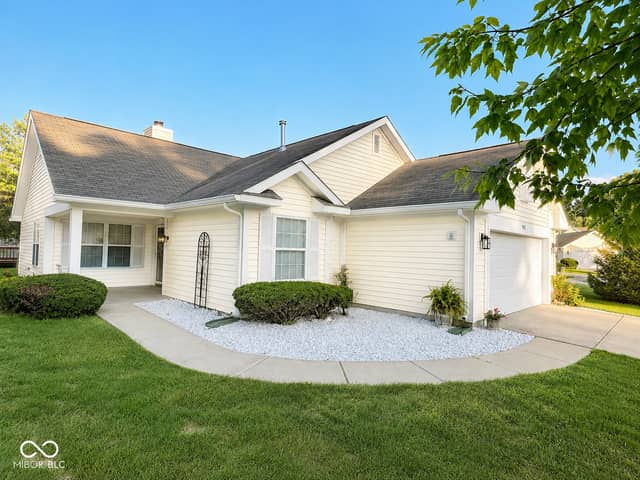 7335 Brackenwood Circle S, Indianapolis, IN 46260, photo 2 of 32