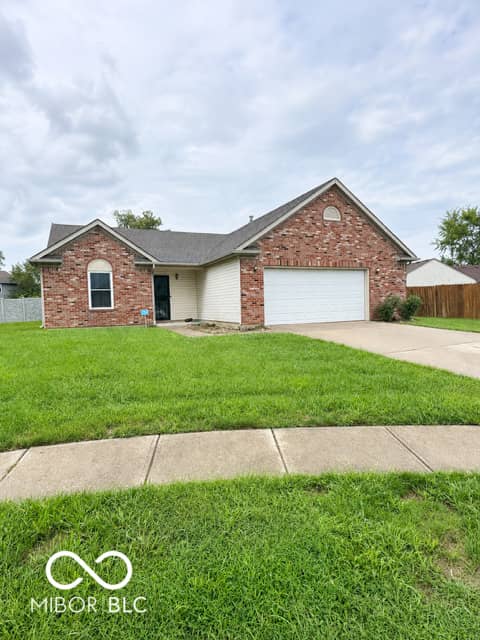 446 Grant Court, Avon, IN 46123, photo 2 of 17