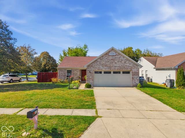 8440 Armistead Ln, Indianapolis, IN 46227, photo 3 of 28