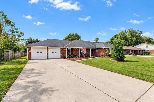 115 S Roby Drive, Anderson, IN 46012, photo 2 of 46