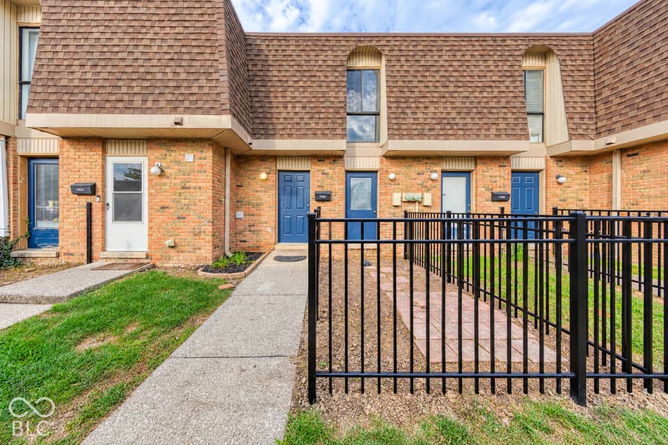 7426 Country Brook Drive, Indianapolis, IN 46260, photo 1 of 21