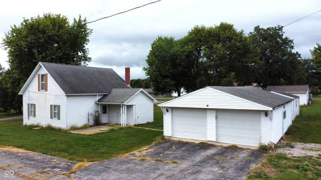 285 S East Street, Hartsville, IN 47244, photo 4 of 18