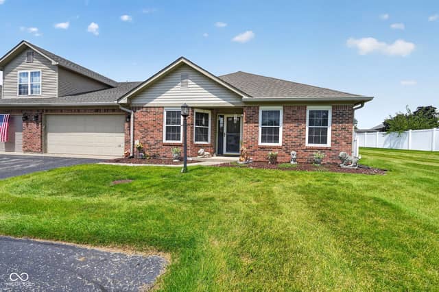 6214 Robinwood Lane, Indianapolis, IN 46237, photo 2 of 30