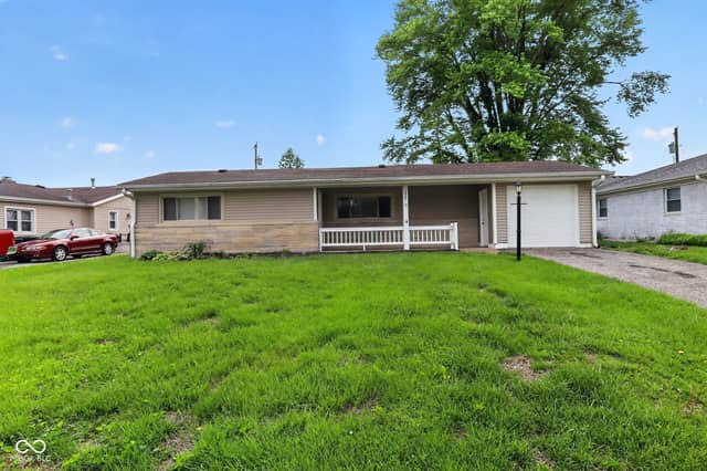 322 Meadow Lane, Plainfield, IN 46168, photo 2 of 27