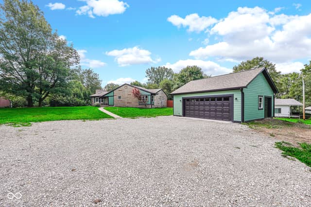 823 W 200 N, Greenfield, IN 46140, photo 2 of 31