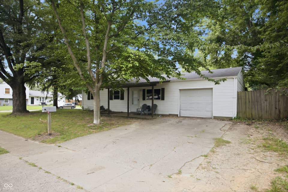 612 Hampton Lane, Chesterfield