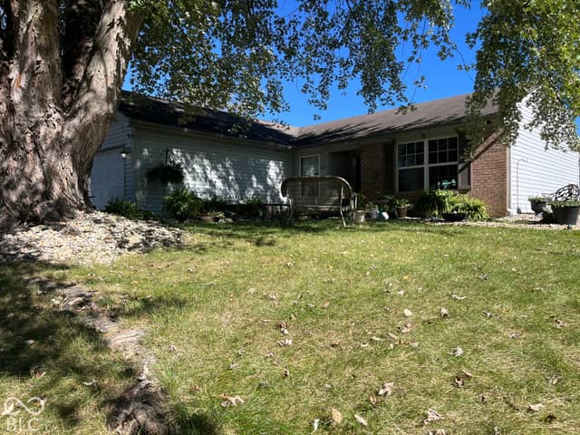 542 Woodfield Circle, Avon, IN 46123, photo 3 of 7