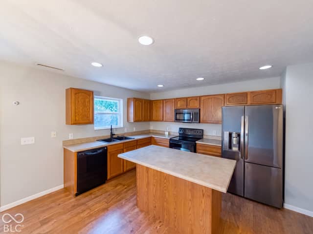 10605 Dunes Court, Indianapolis, IN 46239, photo 3 of 21