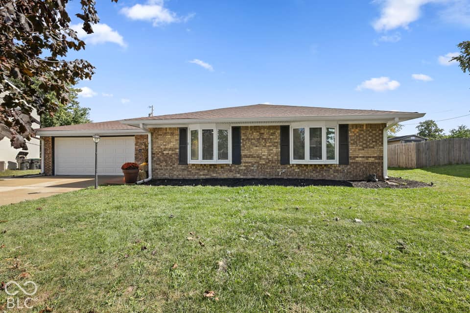 209 Pinedale Drive, Whiteland, IN 46184, photo 1 of 26