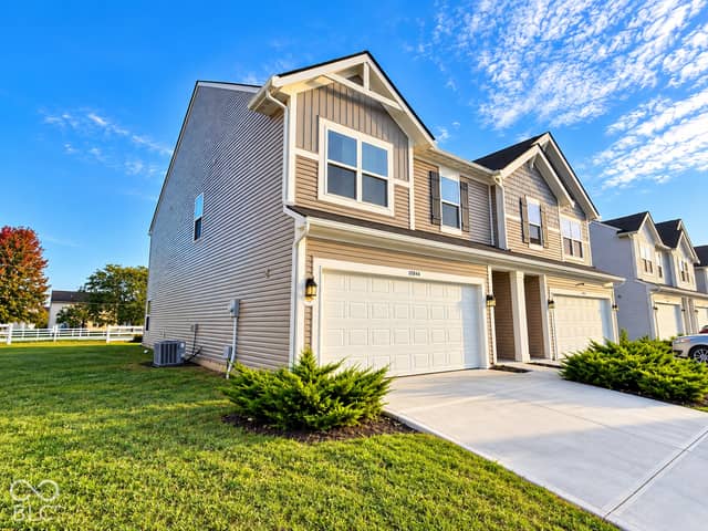 10844 Penwell, Indianapolis, IN 46235, photo 3 of 24