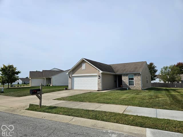 2164 Rossington Lane, Indianapolis, IN 46229, photo 2 of 25