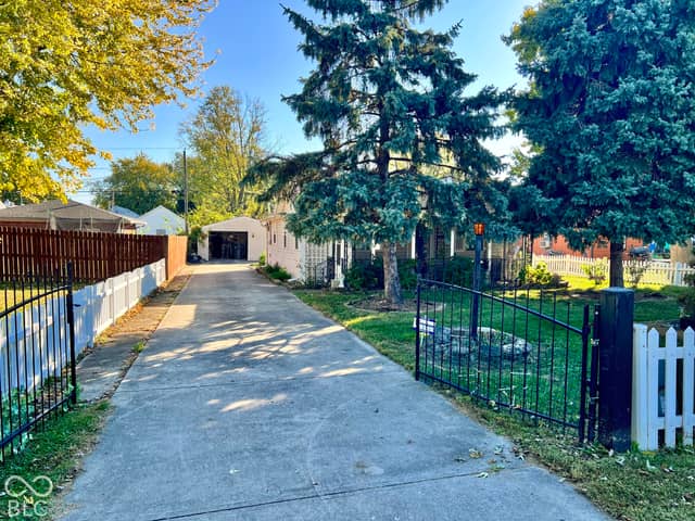 3311 S Tacoma Avenue, Indianapolis, IN 46237, photo 2 of 42