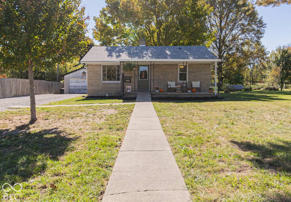 8141 Walnut Street, Coatesville, IN 46121, photo 1 of 39