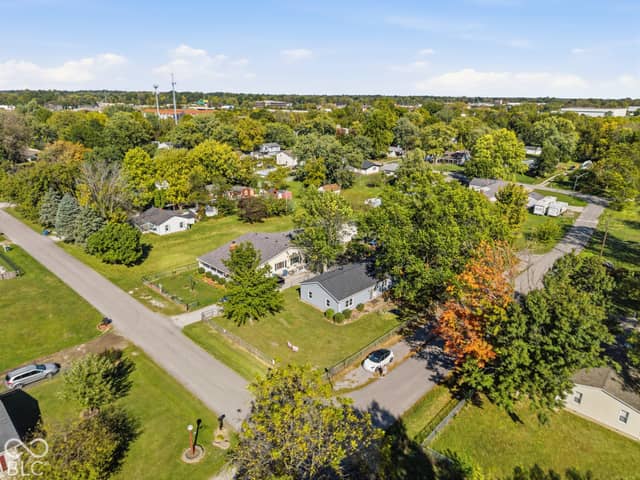 7402 Oak Avenue, Indianapolis, IN 46219, photo 4 of 44