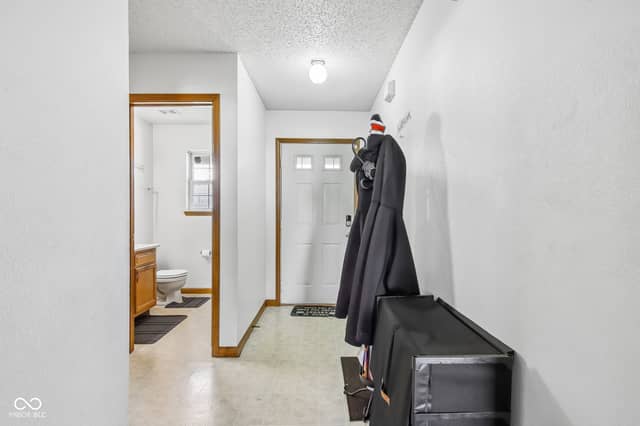 4345 Trace Wood Court, Indianapolis, IN 46254, photo 5 of 26