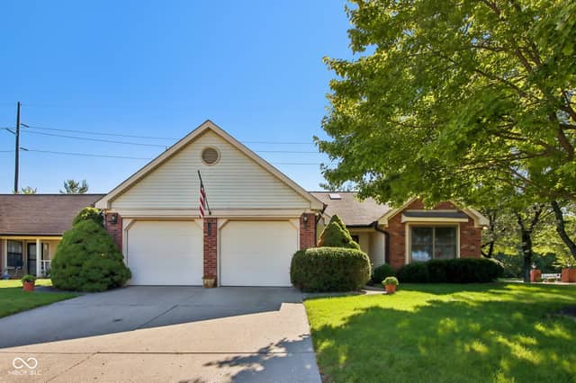 143 President Trail E, Indianapolis, IN 46229, photo 3 of 49