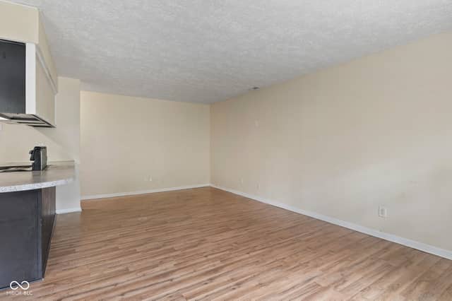 6627 Muirfield Way, Indianapolis, IN 46237, photo 5 of 34
