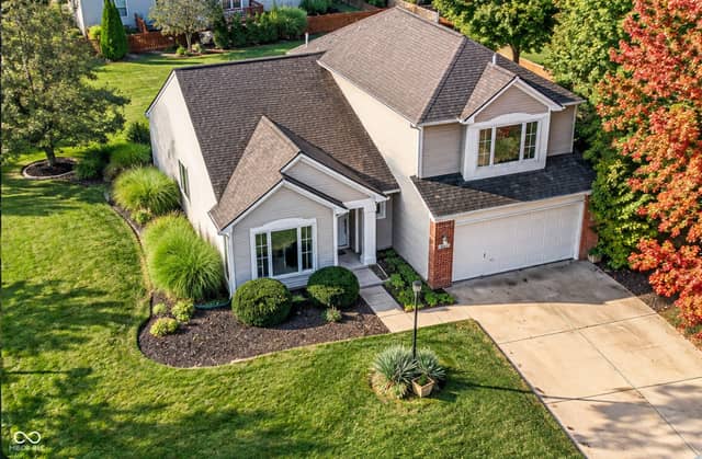 8921 Woodlark Drive, Fishers, IN 46038, photo 3 of 21