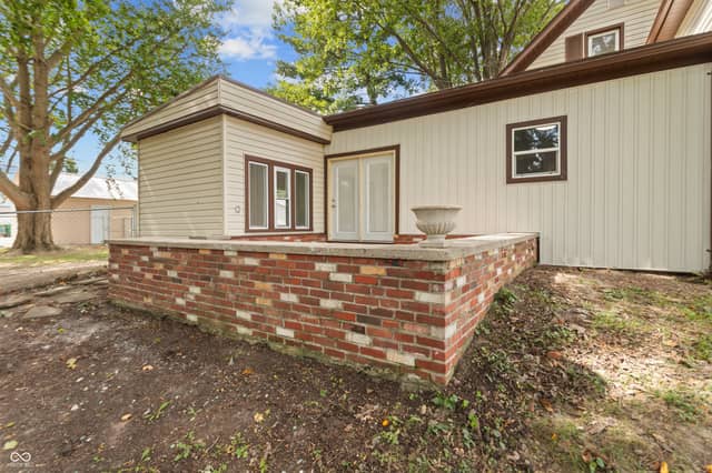 709 E Main Street, Greentown, IN 46936, photo 5 of 44