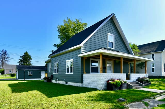 1526 N B Street, Elwood, IN 46036, photo 4 of 36