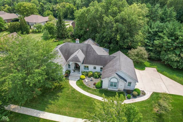 2541 W Apple Blossom Lane, Columbus, IN 47201, photo 3 of 45