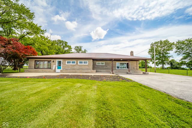2513 W 300 S, Shelbyville, IN 46176, photo 2 of 28