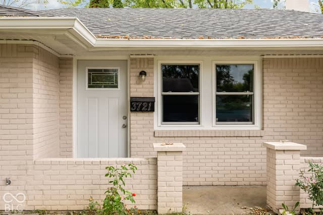 3721 Ireland Drive, Indianapolis, IN 46235, photo 5 of 27