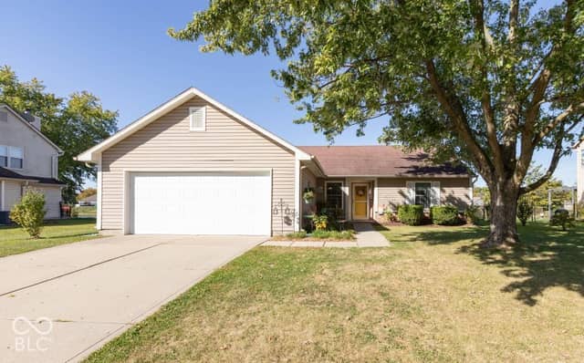 552 Nicole Boulevard, Avon, IN 46123, photo 2 of 17