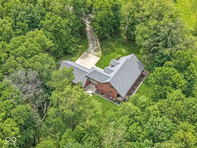 5599 N Brandywine Road, Shelbyville, IN 46176, photo 4 of 45